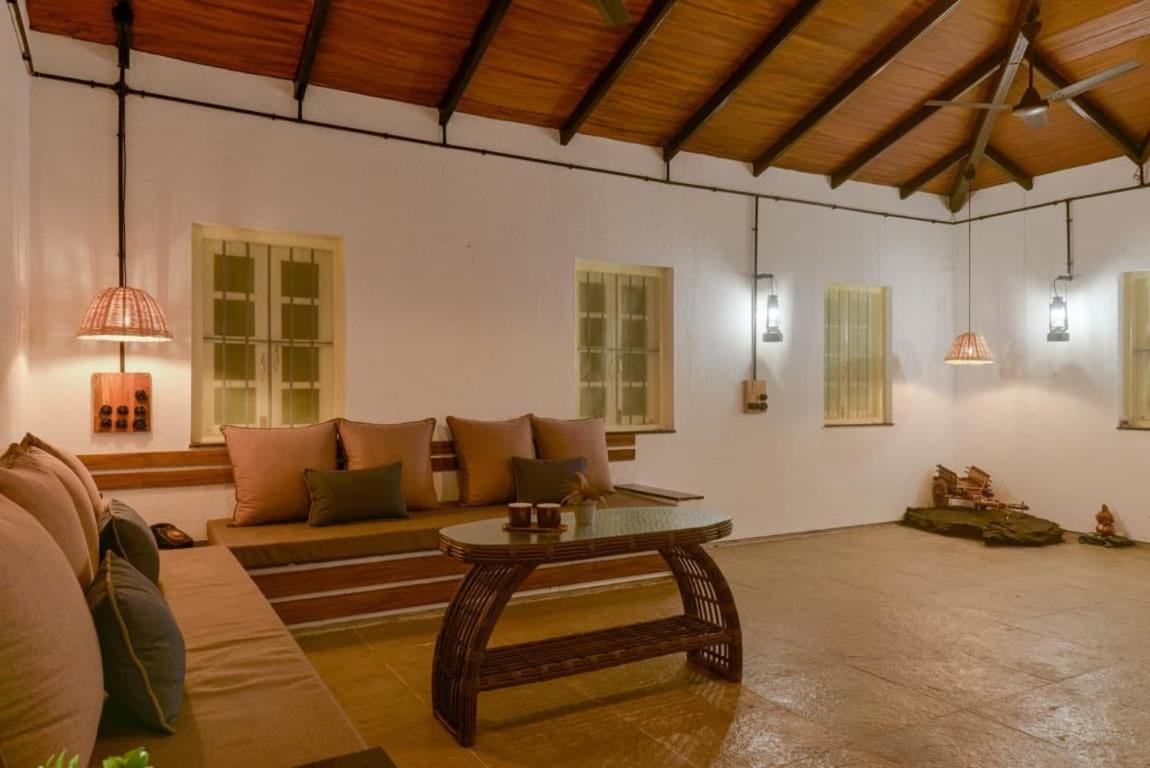 The Earth Farm Villa Nashik Eksteriør billede
